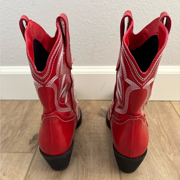 Red cowgirl boots (size 9.5) - Picture 4 of 5
